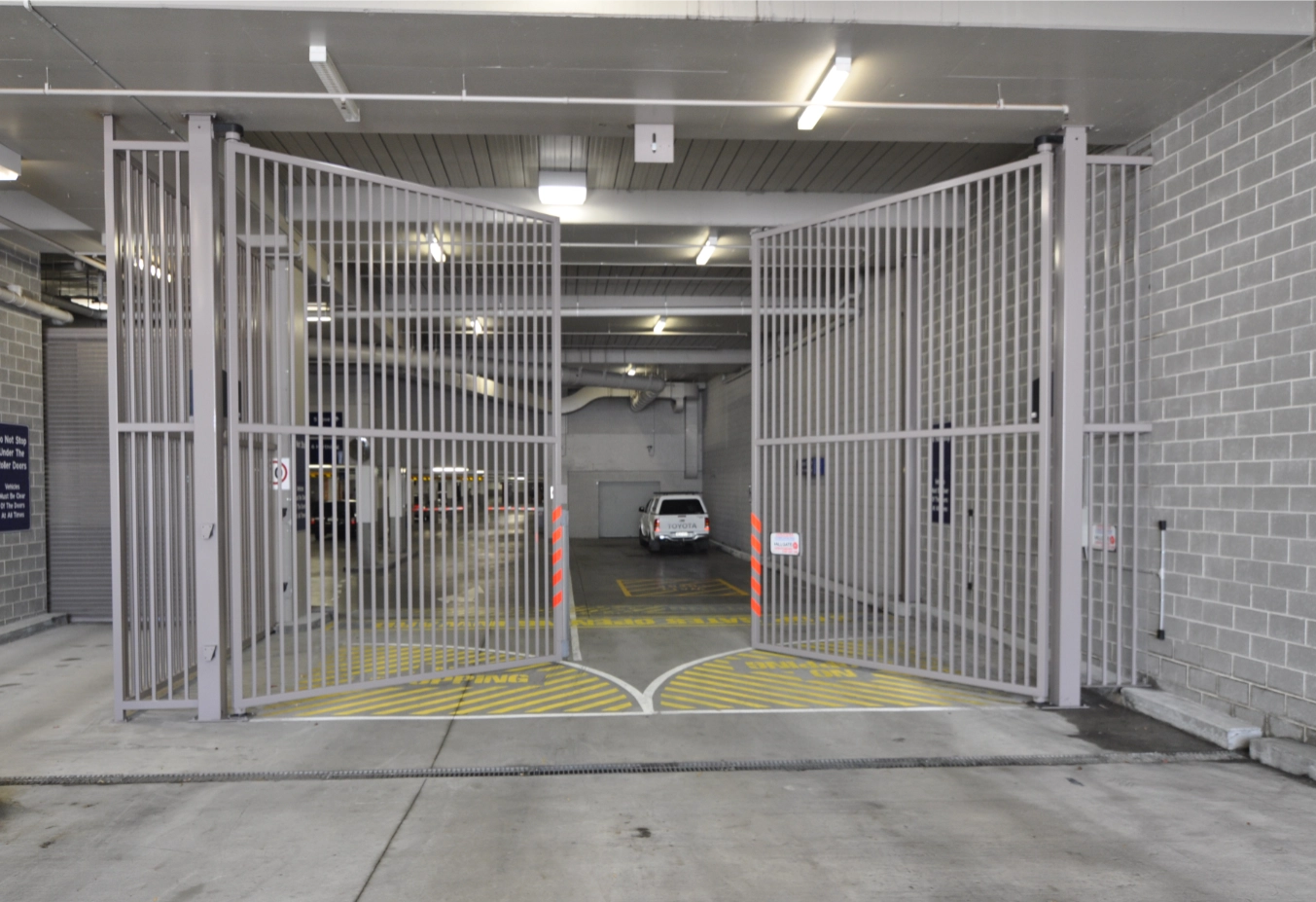 Double swing gates